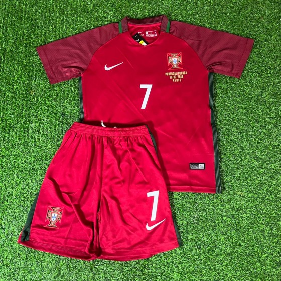 Cristiano Ronaldo Portugal 2016 Home Ronaldo Kids Kit – Kit Jersey for Children –  KinderTrikot  Maillot Enfant Soccer Shirt